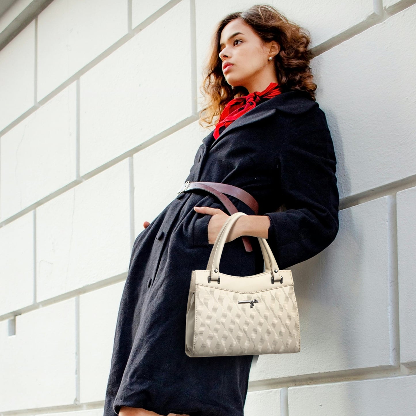 Classicove Elegant Cream Textured Handbag with Premium Fabric & Golden Hardware Desi Hands
